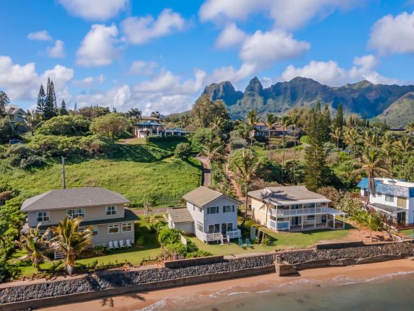 Charming 2 Bedroom Home Awe-Inspiring View of Anahola Beach