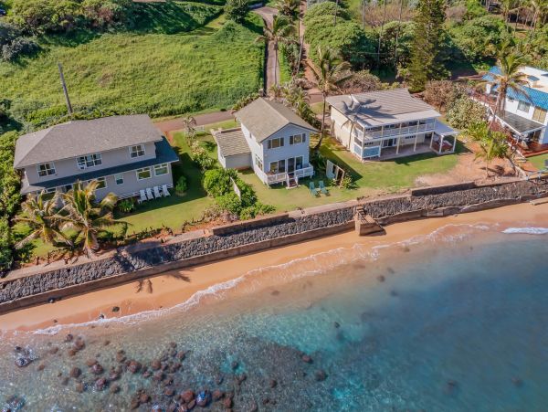 Charming 2 Bedroom Home Awe-Inspiring View of Anahola Beach