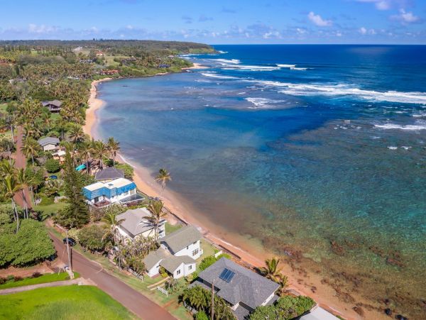 Charming 2 Bedroom Home Awe-Inspiring View of Anahola Beach