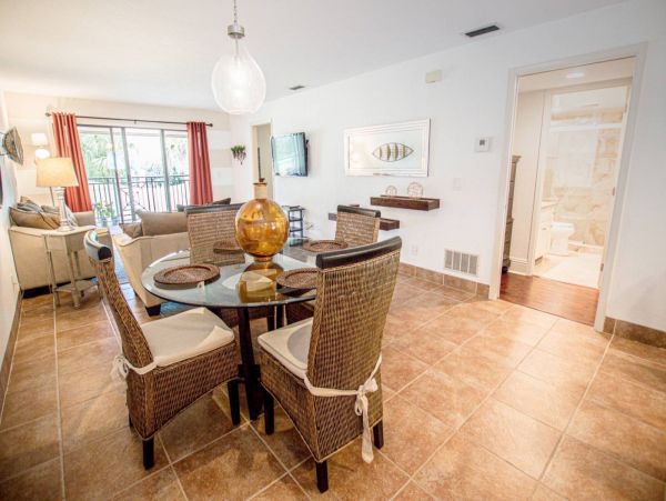 Tampa Condo 1017091