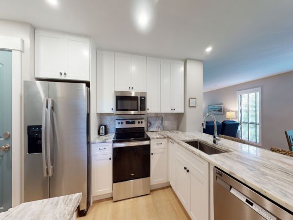 Two Bedroom Villa in Hilton Head Pet-Friendly Walk To Beach