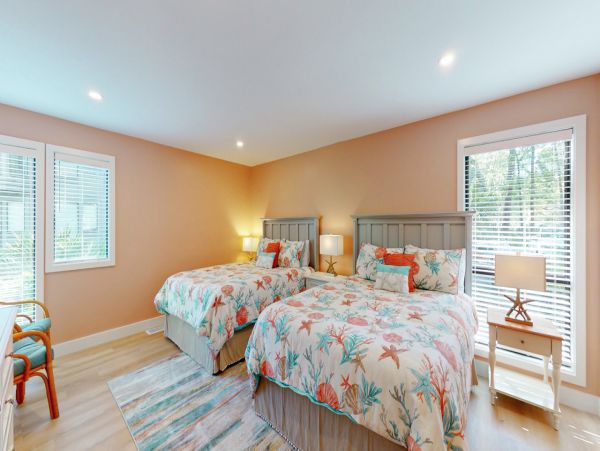 Two Bedroom Villa in Hilton Head Pet-Friendly Walk To Beach