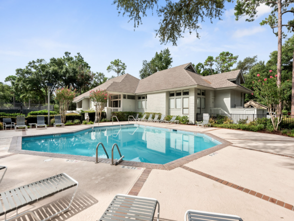 Two Bedroom Villa in Hilton Head Pet-Friendly Walk To Beach