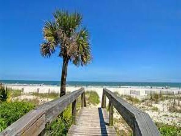 Two Bedroom Villa in Hilton Head Pet-Friendly Walk To Beach