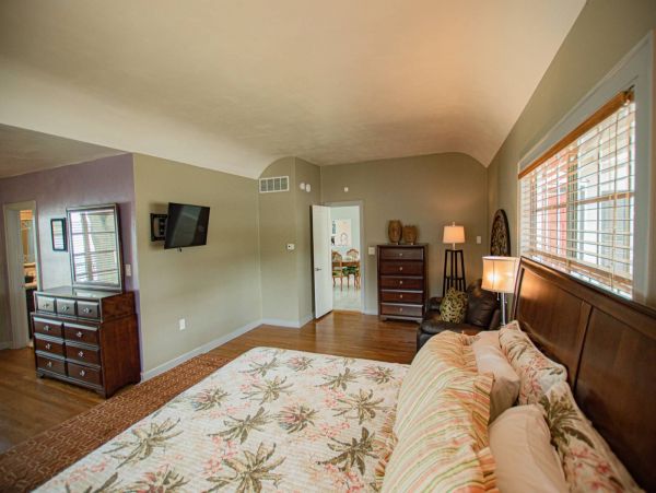 Tampa Home 1017106