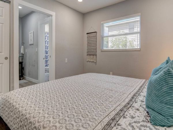 Tampa Home 1017115