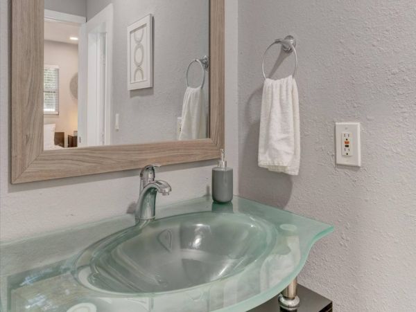 Tampa Home 1017115