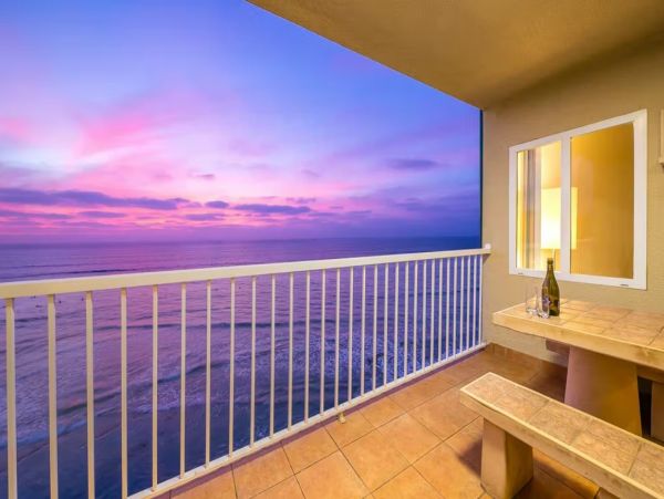 Sunset Cliffs 2 Bedroom Beach Condo Sweeping Ocean Views