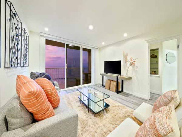 Sunset Cliffs 2 Bedroom Beach Condo Sweeping Ocean Views