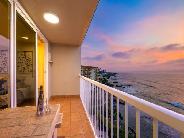 Sunset Cliffs 2 Bedroom Beach Condo Sweeping Ocean Views