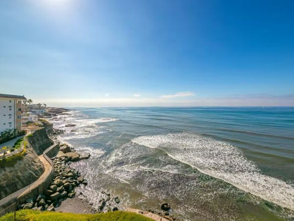 Sunset Cliffs 2 Bedroom Beach Condo Sweeping Ocean Views