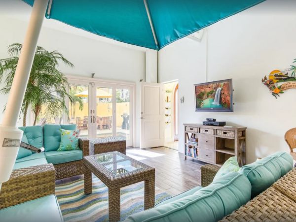 Siesta Key 6 Bedroom Pool Home Close To The Beach Sleeps 16