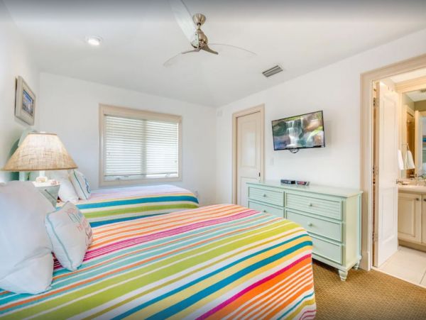 Siesta Key 6 Bedroom Pool Home Close To The Beach Sleeps 16