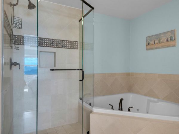 Destin Oceanfront Beach Condo Sleeps 7 Guests Full Gulf View