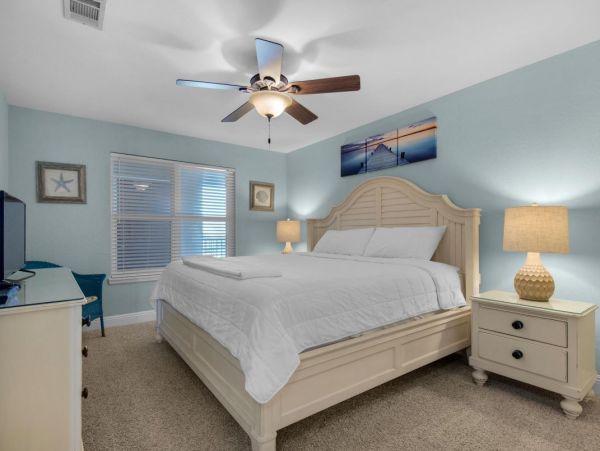 Destin Oceanfront Beach Condo Sleeps 7 Guests Full Gulf View