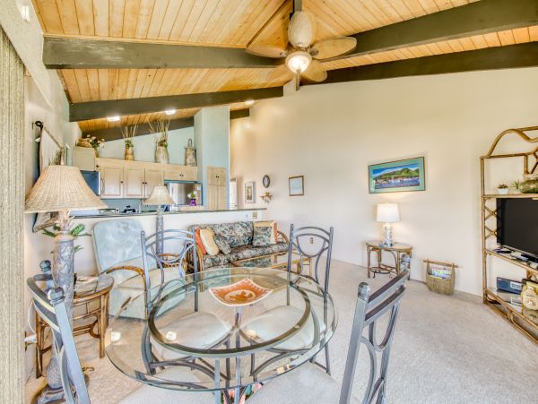 Oceanfront Vacation Condo with 2 Bedrooms & Amazing Views