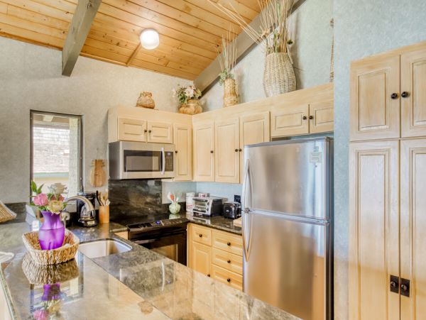 Oceanfront Vacation Condo with 2 Bedrooms & Amazing Views