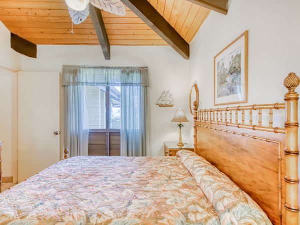 Oceanfront Vacation Condo with 2 Bedrooms & Amazing Views