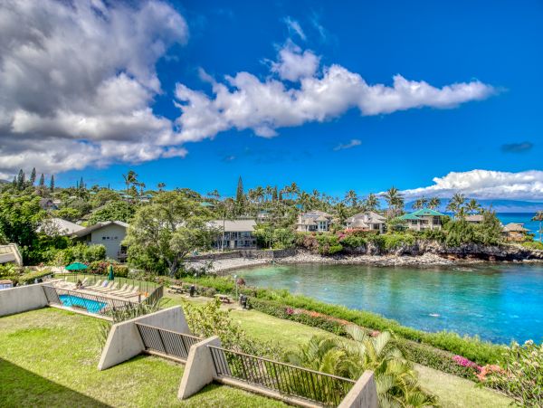 Oceanfront Vacation Condo with 2 Bedrooms & Amazing Views