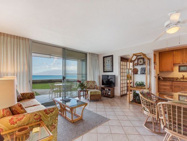 Beautiful Lahaina Vacation Rental Right in the Water with Pool
