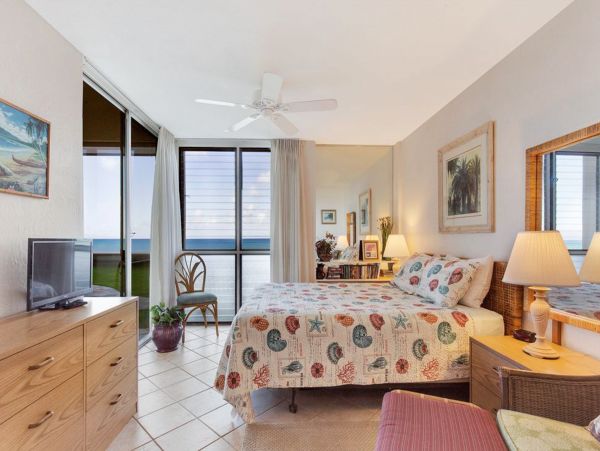 Beautiful Lahaina Vacation Rental Right in the Water with Pool