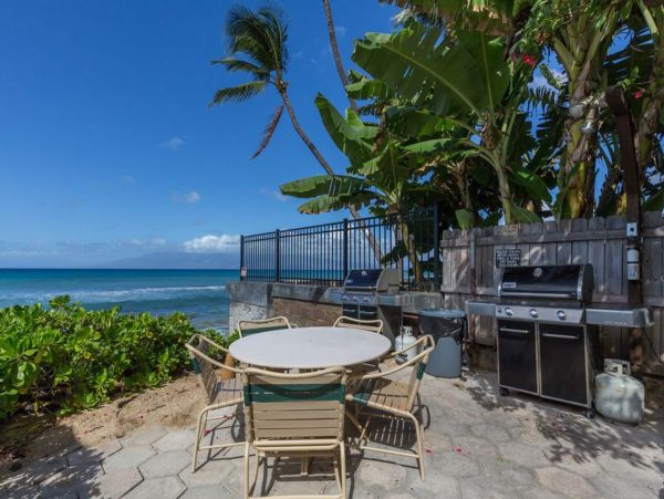 Beautiful Lahaina Vacation Rental Right in the Water with Pool