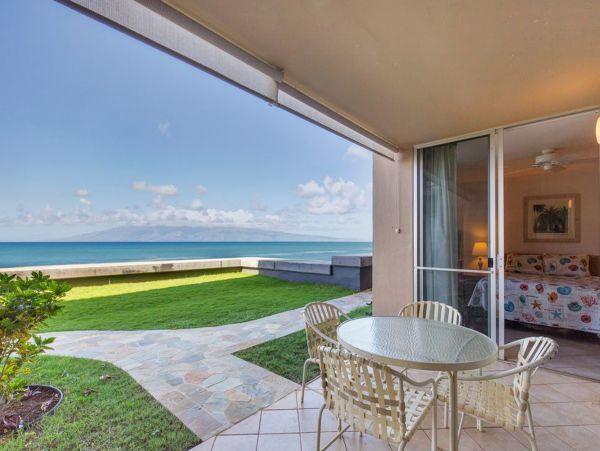 Beautiful Lahaina Vacation Rental Right in the Water with Pool