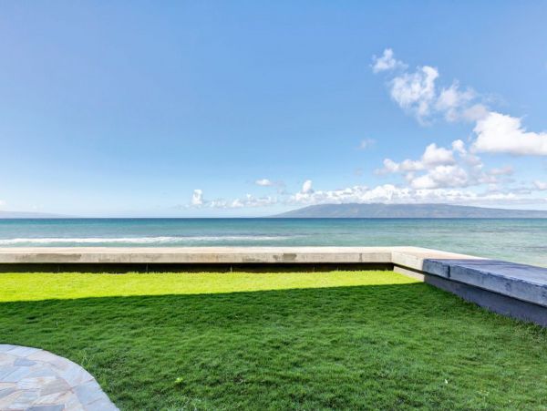 Beautiful Lahaina Vacation Rental Right in the Water with Pool