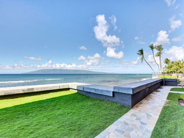 Beautiful Lahaina Vacation Rental Right in the Water with Pool