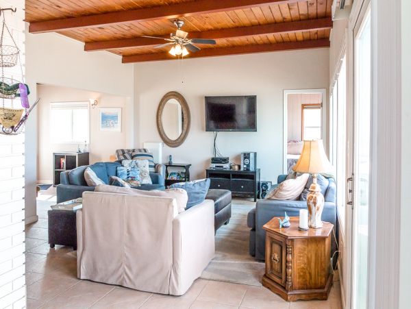 Santa Barbara County Home 1017271