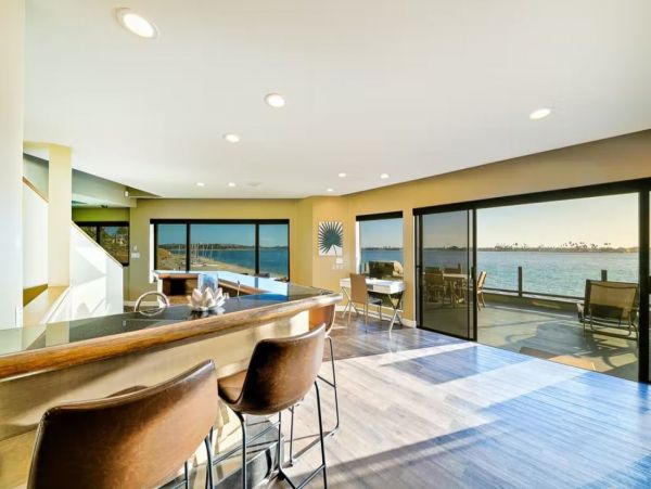 Luxury Bay Front Vacation Home in San Diego 8 Guests