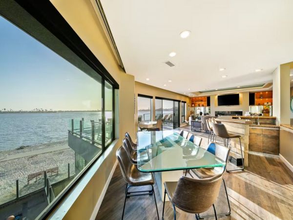 Luxury Bay Front Vacation Home in San Diego 8 Guests