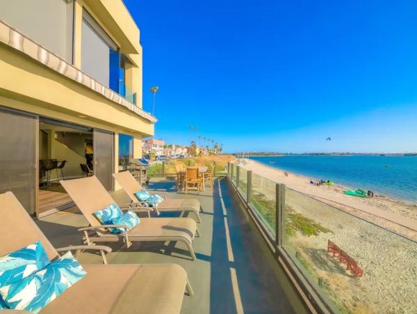 Luxury Bay Front Vacation Home in San Diego 8 Guests