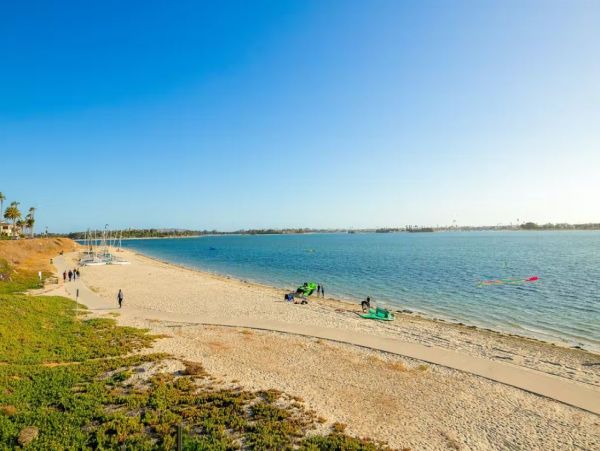Luxury Bay Front Vacation Home in San Diego 8 Guests