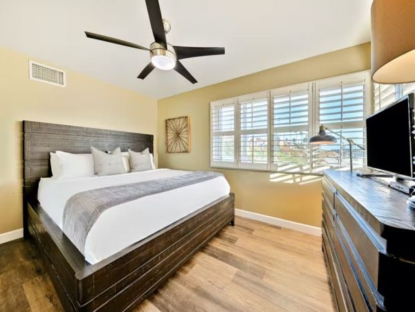 Luxury Bay Front Vacation Home in San Diego 8 Guests