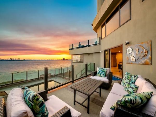 Luxury Bay Front Vacation Home in San Diego 8 Guests