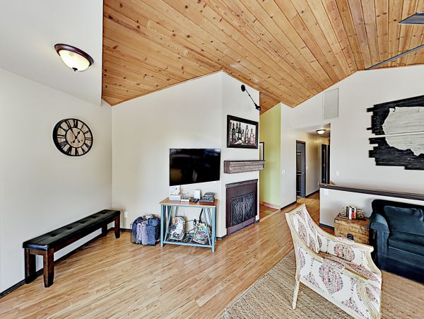 Santa Barbara County Home 1017288
