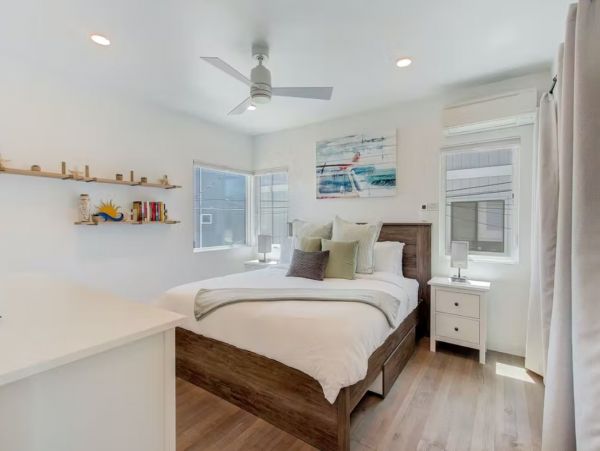 Bay View 2 Bedroom Home Plus Loft in Mission Beach Sleeps 8