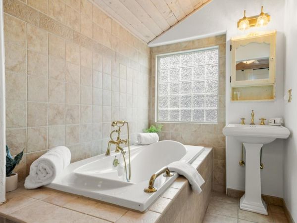 Lovely Vacation Rental with 1 Bedroom