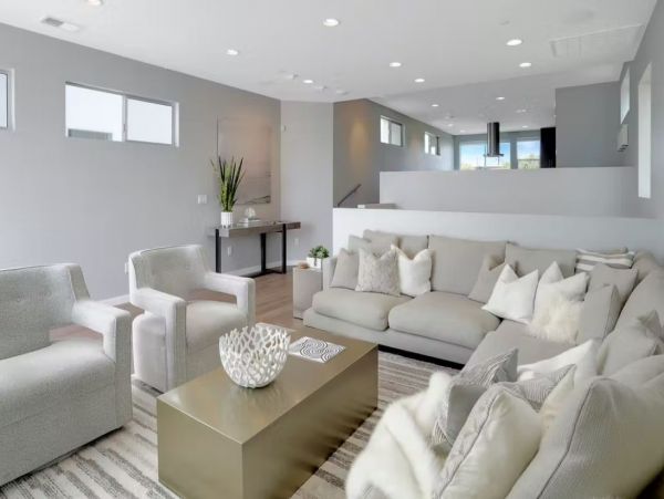 San Diego Modern Vacation Home Sleeps 8 Guests