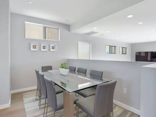 San Diego Modern Vacation Home Sleeps 8 Guests