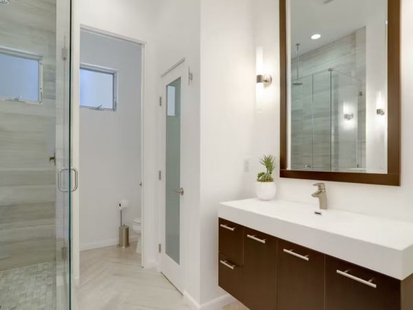 San Diego Modern Vacation Home Sleeps 8 Guests