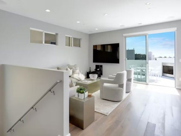 San Diego Modern Vacation Home Sleeps 8 Guests