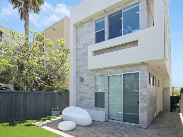 San Diego Modern Vacation Home Sleeps 8 Guests