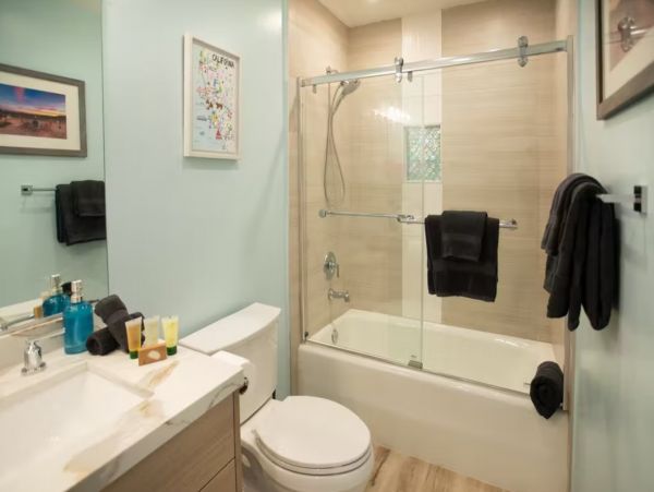 Mission Beach 3 Bedroom Plus Loft Home with Private Hot Tub