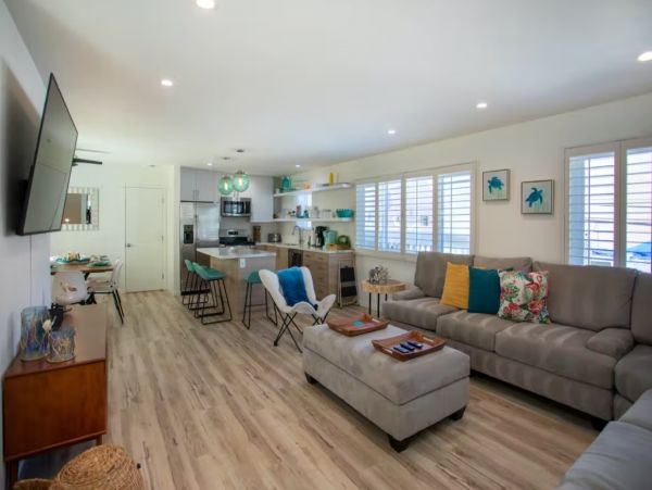 Mission Beach 3 Bedroom Plus Loft Home with Private Hot Tub
