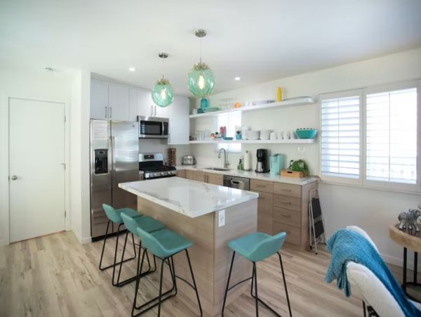 Mission Beach 3 Bedroom Plus Loft Home with Private Hot Tub