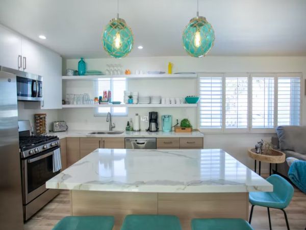 Mission Beach 3 Bedroom Plus Loft Home with Private Hot Tub