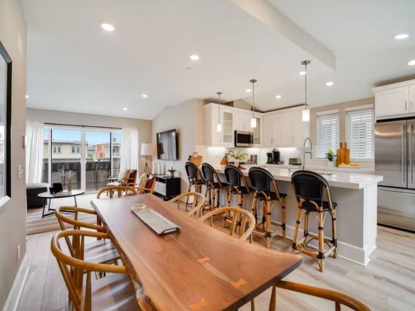 Bayside Vacation Rental in San Diego Sleeps 8 Guests