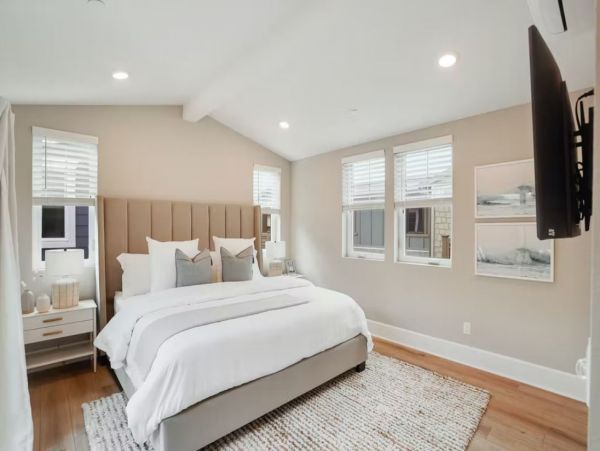 Bayside Vacation Rental in San Diego Sleeps 8 Guests